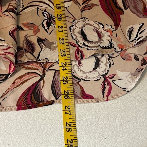 Valerie Stevens Floral Blouse Women's Medium Roll Tab Sleeves High Low Hem - Picture 9 of 9